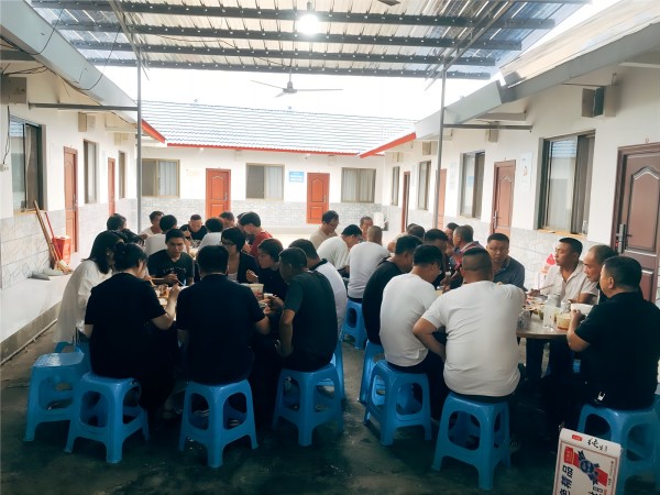 端午佳节慰问眉山工业园区污水完美(中国)厂项目驻地员工 端午佳节慰问眉山工业园区污水完美(中国)厂项目驻地员工
